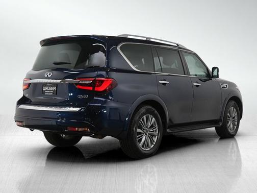 2022 INFINITI QX80 LUXE