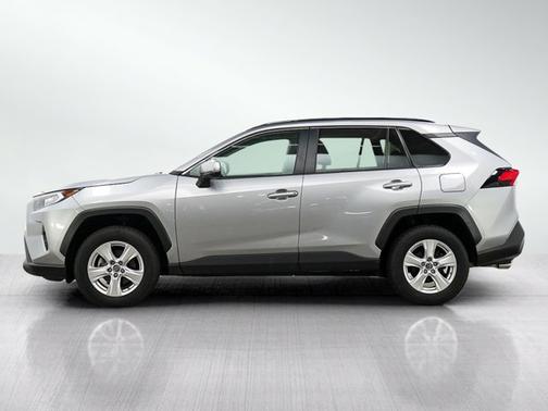 Silver Sky Metallic 2019 Toyota RAV4 XLE