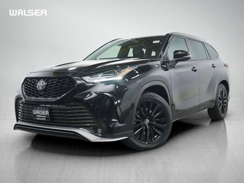 Midnight Black Metallic 2025 Toyota Highlander XSE