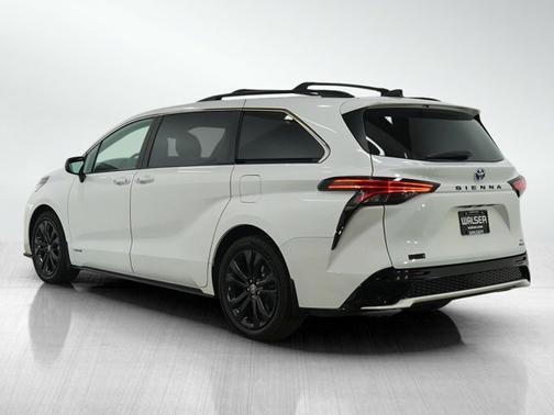2021 Toyota Sienna XSE 7 Passenger