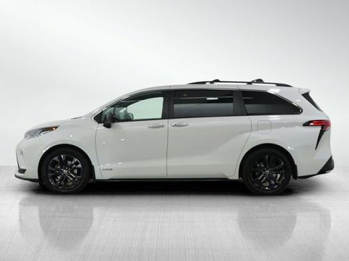 2021 Toyota Sienna XSE 7 Passenger