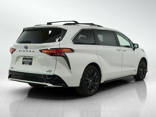2021 Toyota Sienna XSE 7 Passenger