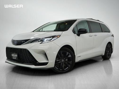 2021 Toyota Sienna XSE 7 Passenger