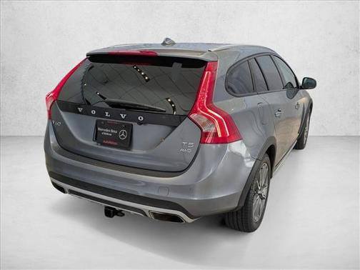 2017 Volvo V60 Cross Country T5