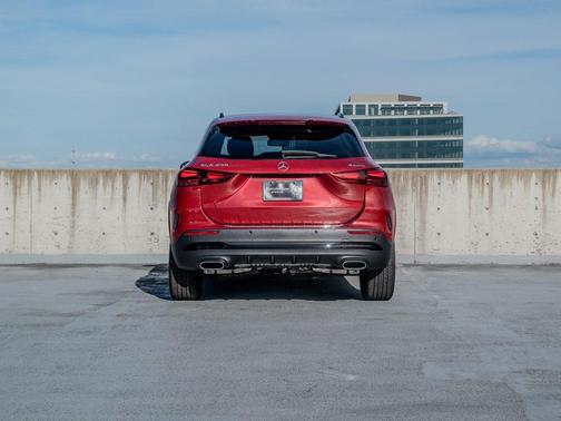 MANUFAKTUR Patagonia Red Metallic 2026 Mercedes-Benz GLA 250 4MATIC