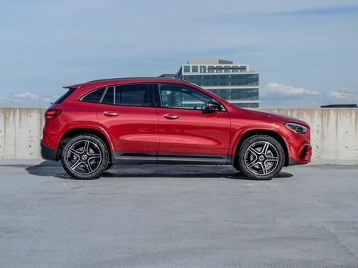 MANUFAKTUR Patagonia Red Metallic 2026 Mercedes-Benz GLA 250 4MATIC