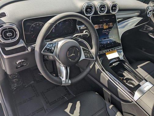 2025 Mercedes-Benz GLC 350e Base