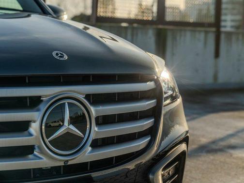 2025 Mercedes-Benz GLS 450 4MATIC