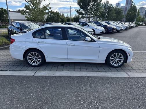Alpine White 2018 BMW 320 i