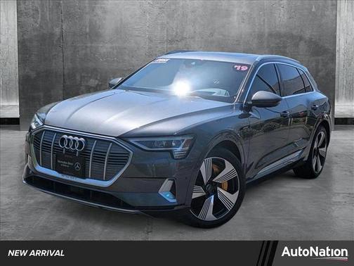 2019 Audi e-tron Premium Plus