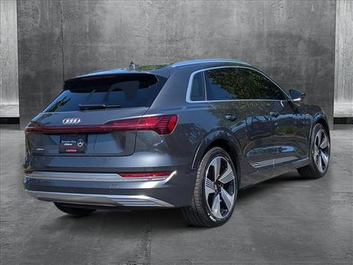 2019 Audi e-tron Premium Plus