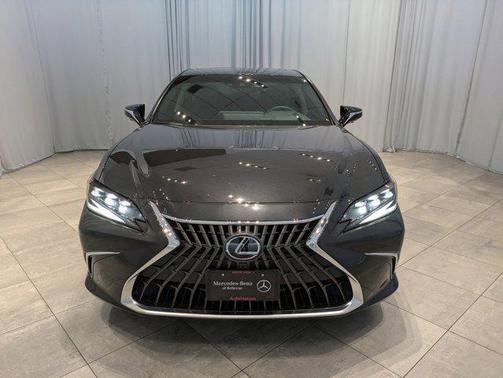 2023 Lexus ES 300h Ultra Luxury