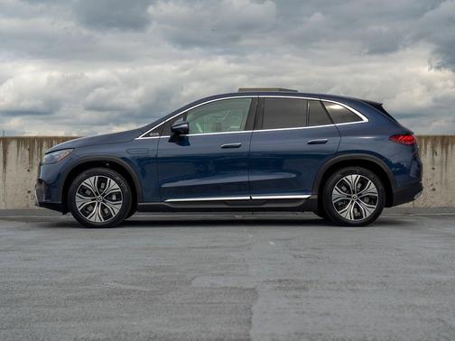 Twilight Blue Metallic 2023 Mercedes-Benz EQE 350 4MATIC