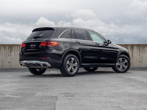 Black 2022 Mercedes-Benz GLC 300 4MATIC