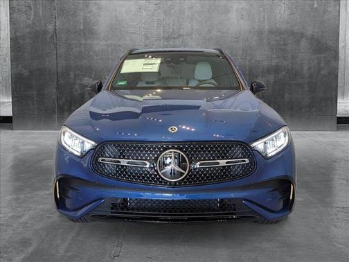 2025 Mercedes-Benz GLC 350e Base