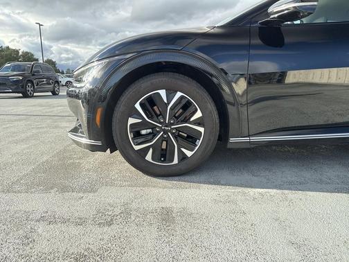 Aurora Black Pearl 2023 Kia EV6 Wind