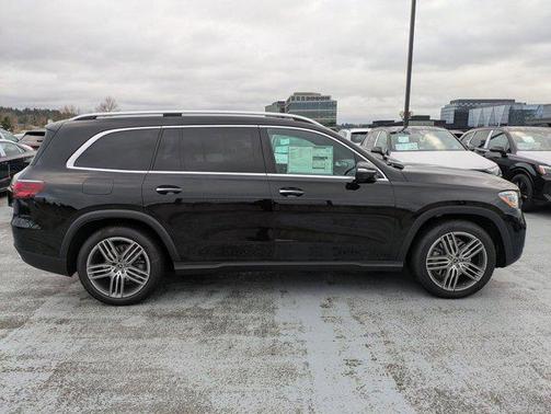 Obsidian Black Metallic 2026 Mercedes-Benz GLS 450 4MATIC