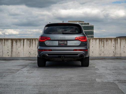 Daytona Gray Pearl Effect 2015 Audi Q7 3.0T S line Prestige