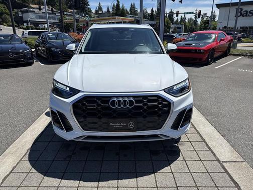 Glacier White Metallic 2023 Audi Q5 45 S line Premium Plus