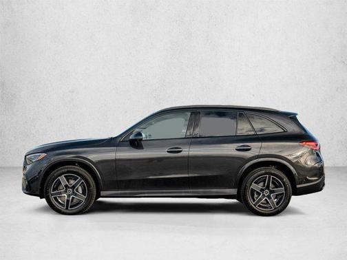 Graphite Grey Metallic 2026 Mercedes-Benz GLC 300 4MATIC