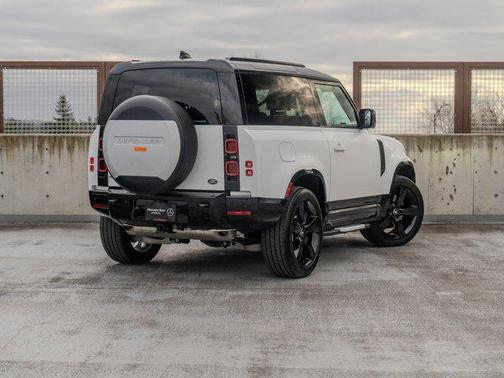 2023 Land Rover Defender 90 X-Dynamic SE