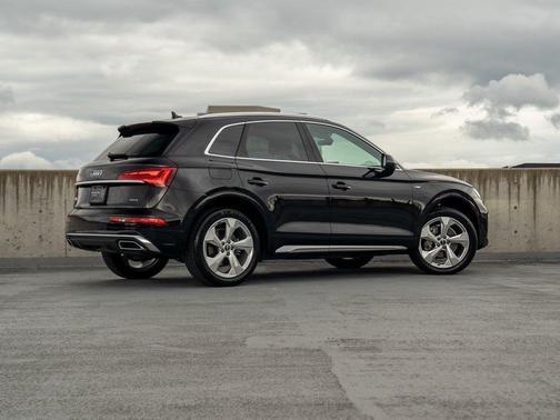 Black 2022 Audi Q5 45 S line Premium Plus