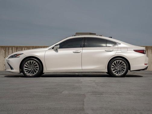 Eminent White Pearl 2019 Lexus ES 350 Luxury