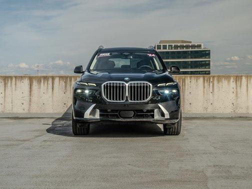 Black Sapphire Metallic 2024 BMW X7 xDrive40i