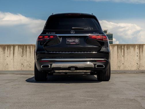 Obsidian Black Metallic 2025 Mercedes-Benz GLS 450 4MATIC