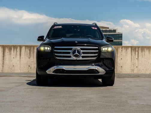 Obsidian Black Metallic 2025 Mercedes-Benz GLS 450 4MATIC