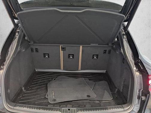 2022 Porsche Macan S