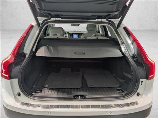 2018 Volvo V90 Cross Country T6