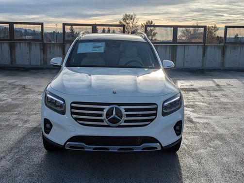Polar White 2026 Mercedes-Benz GLB 250 4MATIC