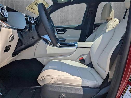 2025 Mercedes-Benz GLC 300 4MATIC