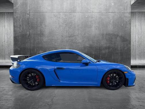 2022 Porsche 718 Cayman GT4