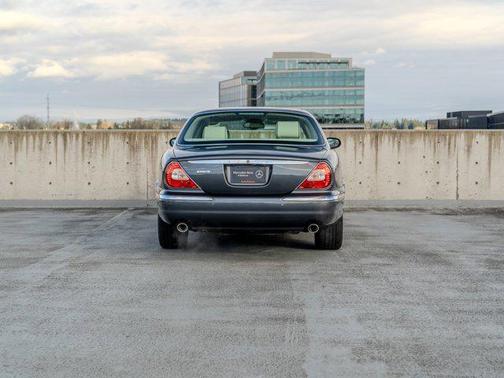 2004 Jaguar XJ Vanden Plas