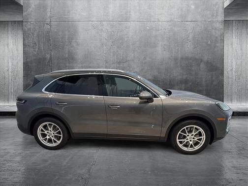 2024 Porsche Cayenne AWD