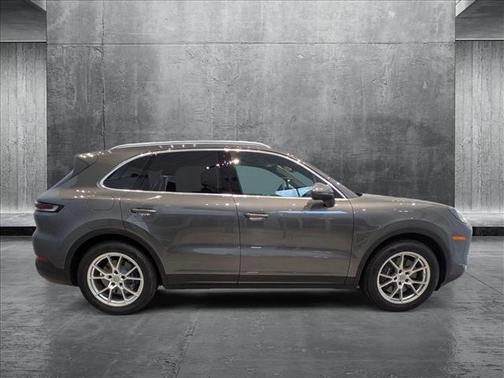 2024 Porsche Cayenne AWD