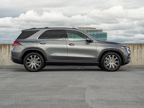 Selenite Grey Metallic 2025 Mercedes-Benz GLE 450e 4MATIC