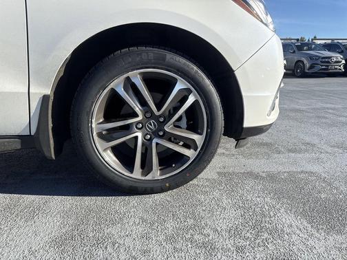 White Diamond Pearl 2017 Acura MDX 3.5L w/Advance & Entertainment Pkgs
