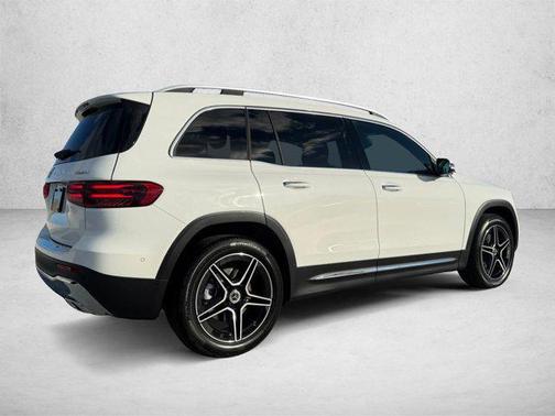 Polar White 2026 Mercedes-Benz GLB 250 4MATIC