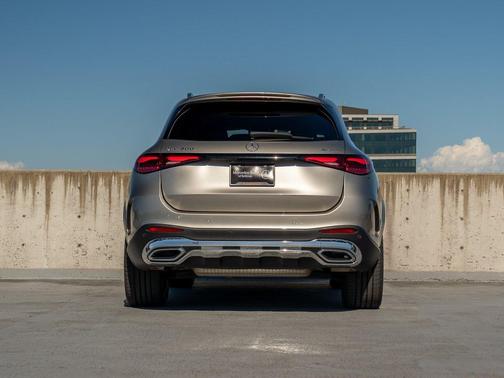Mojave Silver Metallic 2023 Mercedes-Benz GLC 300 4MATIC