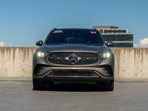 Mojave Silver Metallic 2023 Mercedes-Benz GLC 300 4MATIC
