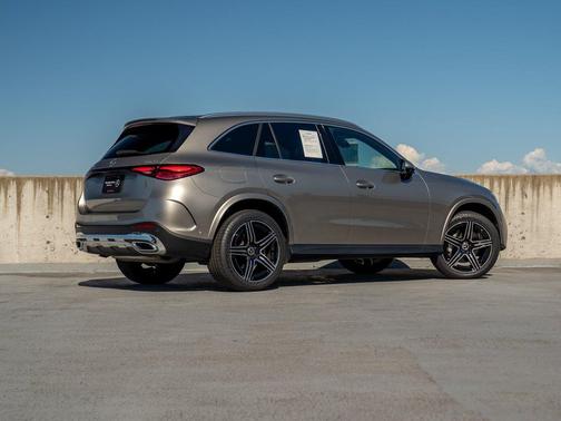 Mojave Silver Metallic 2023 Mercedes-Benz GLC 300 4MATIC