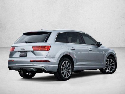 Florett Silver Metallic 2019 Audi Q7 55 Premium Plus