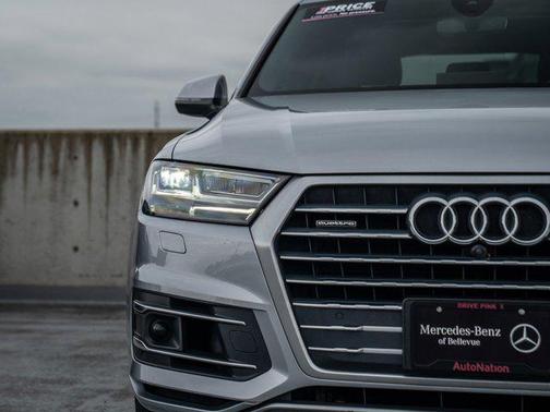 Florett Silver Metallic 2019 Audi Q7 55 Premium Plus