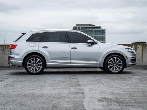 Florett Silver Metallic 2019 Audi Q7 55 Premium Plus