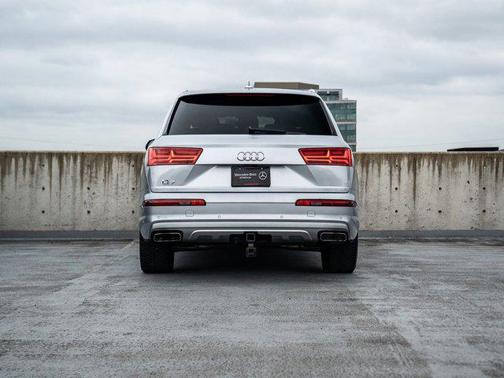 Florett Silver Metallic 2019 Audi Q7 55 Premium Plus