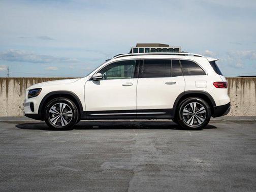 Polar White 2026 Mercedes-Benz GLB 250 4MATIC