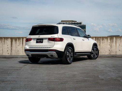 Polar White 2026 Mercedes-Benz GLB 250 4MATIC